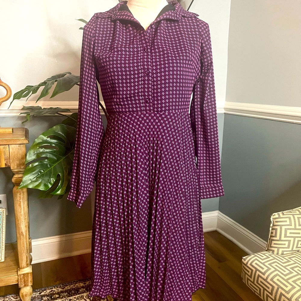 Banana Republic collared long sleeve dress. Size 6.